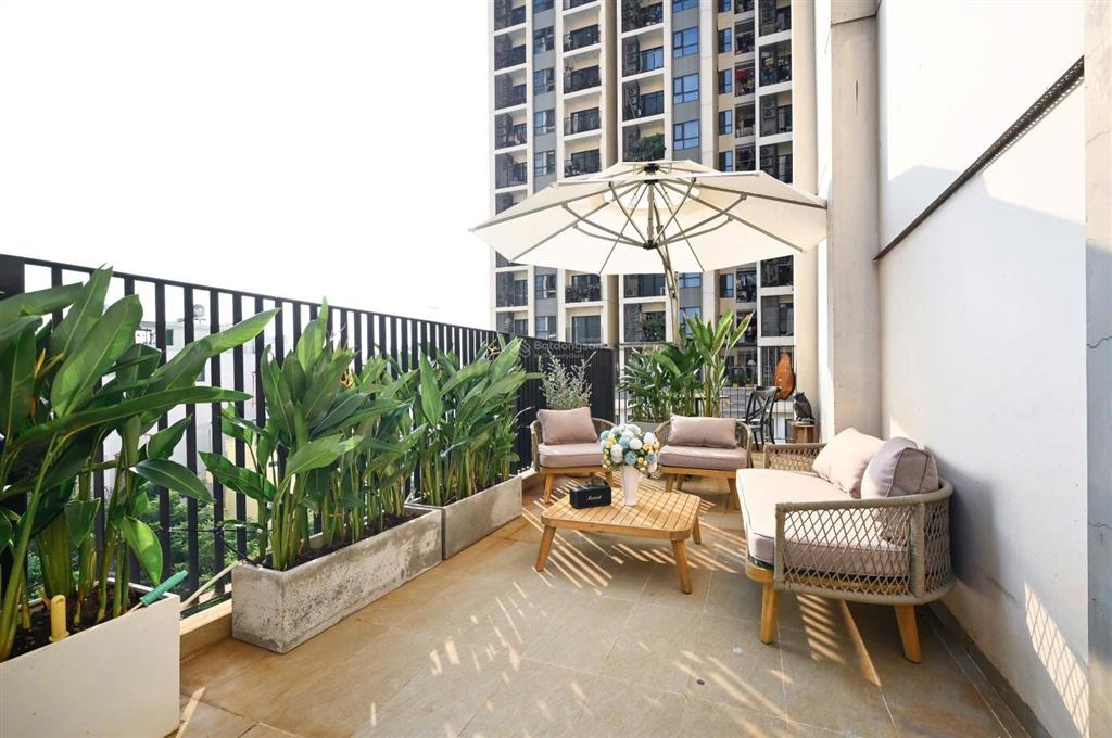 Cho thuê cc 3pn, 2wc, 108m2 kèm thêm 20m2 sân vườn tại hado centrosa garden, 30 triệu, q10, hcm