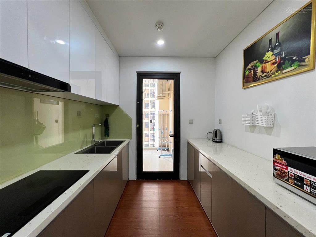 Bán căn hộ 3pn 2wc giá 15 tỷ hướng đông nam đã có sổ