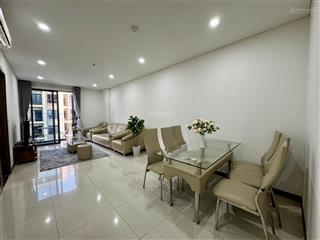 Bán căn hộ 2pn 2wc sổ hồng sẵn tầng cao, ban công đông nam mát mẻ