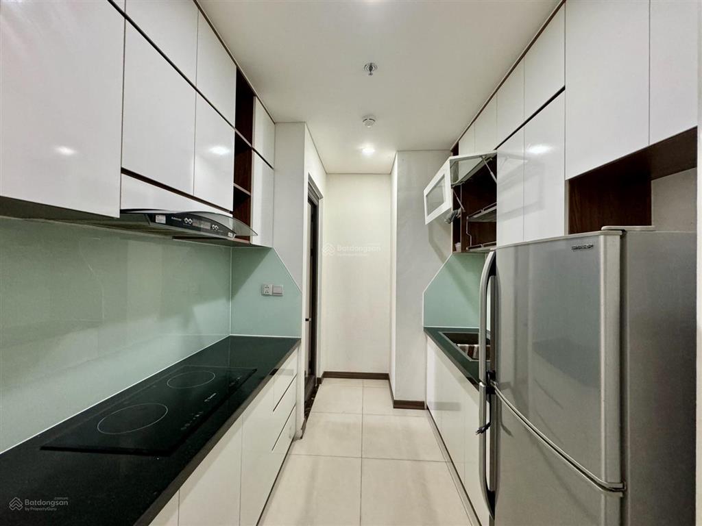 Bán căn hộ 2pn 2wc sổ hồng sẵn tầng cao, ban công đông nam mát mẻ