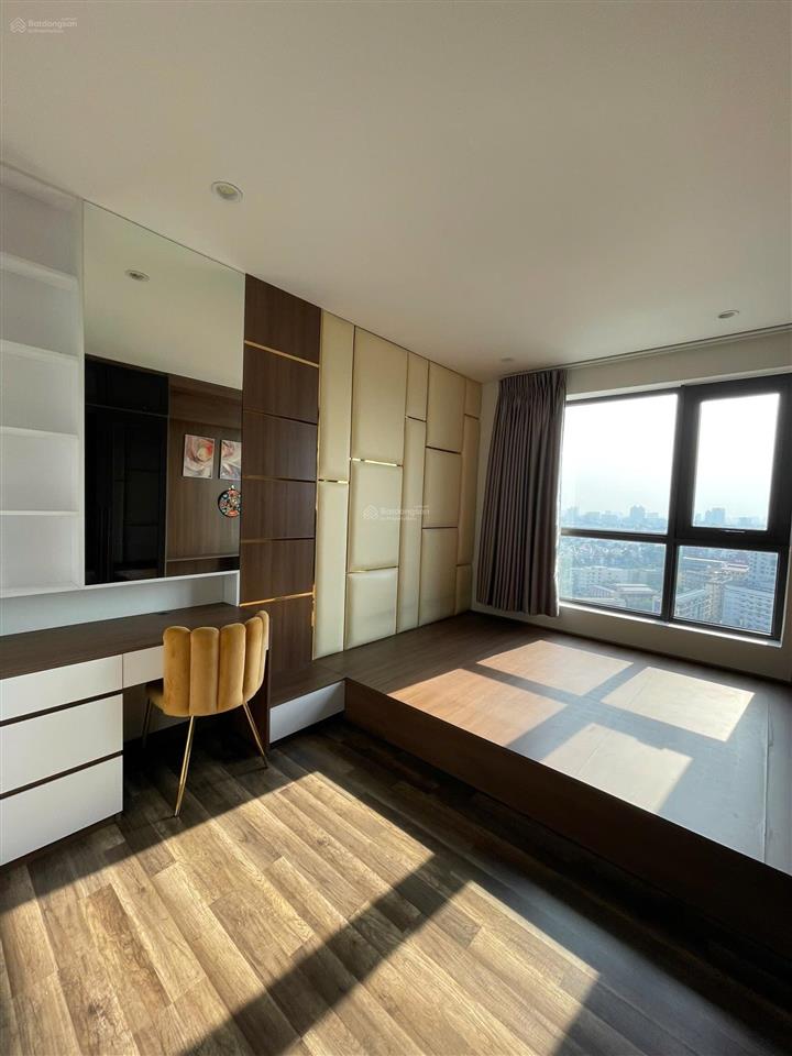 Bán căn hộ 2pn view hoàng hôn cực đẹp tầng trung