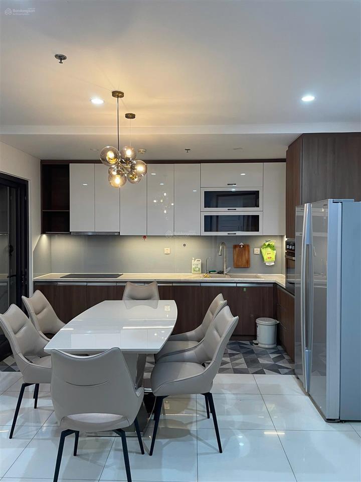 Bán căn hộ 2pn view hoàng hôn cực đẹp tầng trung