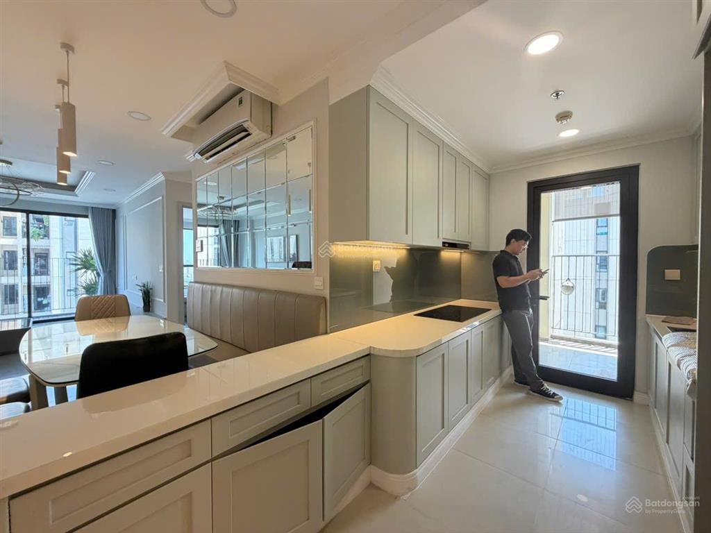 Bán căn hộ 3pn có sổ nội thất cao cấp nhận nhà ở ngay