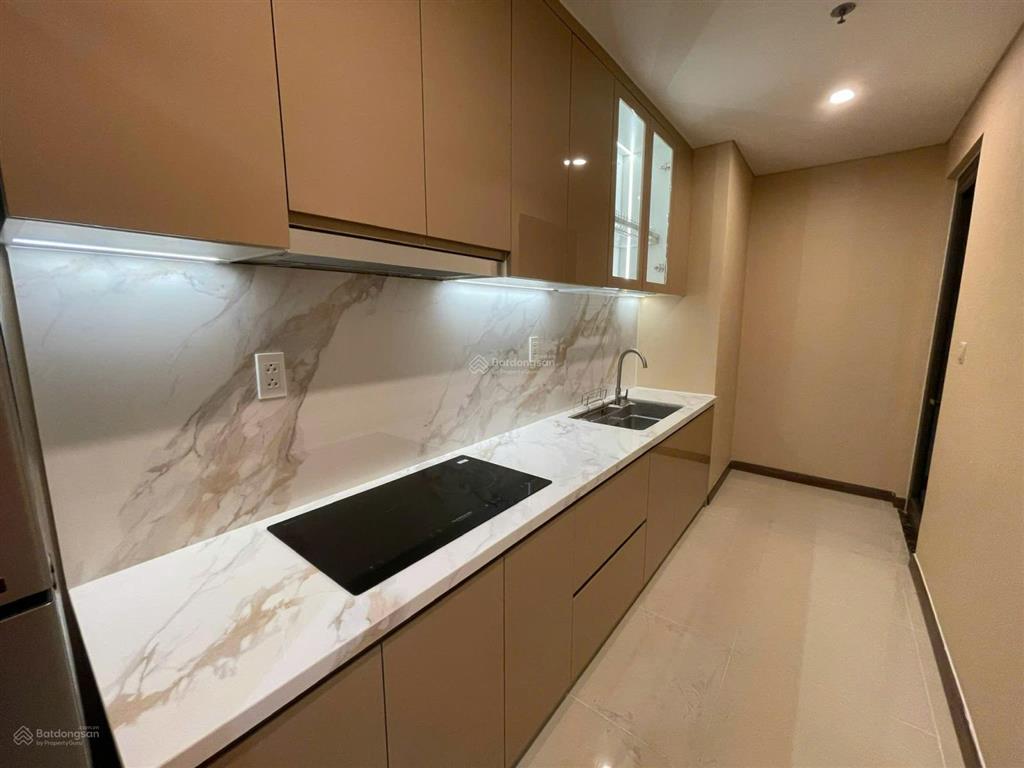 Bán / sang nhượng căn hộ 3pn giá chỉ 13,5 tỷ sổ hồng sẵn  xem nhà 0933 626 ***