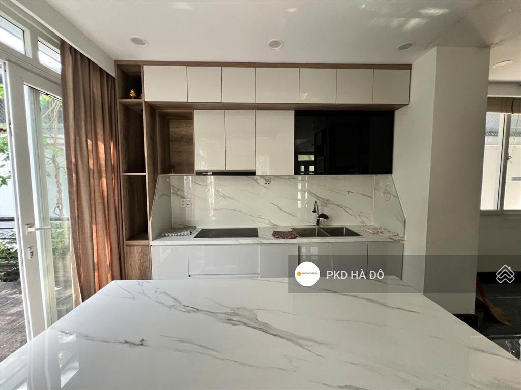 Cho thuê biệt thự đơn lập đậu 2 ô tô trung tâm quận 10  cđt 0933 626 ***