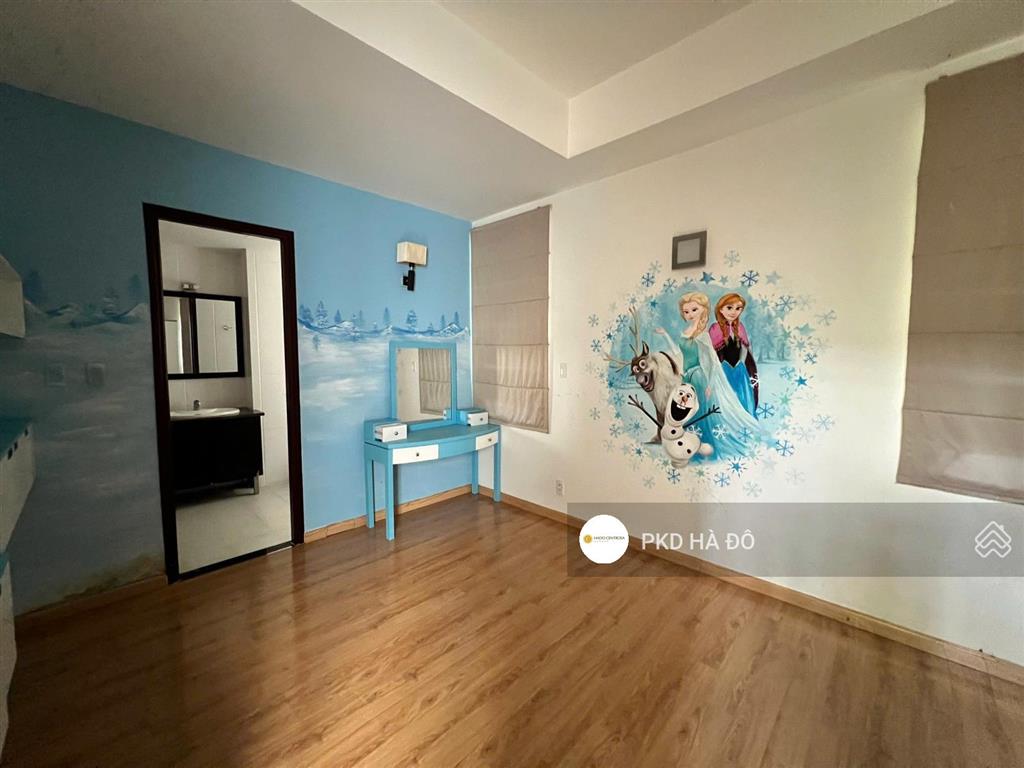 Cho thuê biệt thự đơn lập đậu 2 ô tô trung tâm quận 10  cđt 0933 626 ***