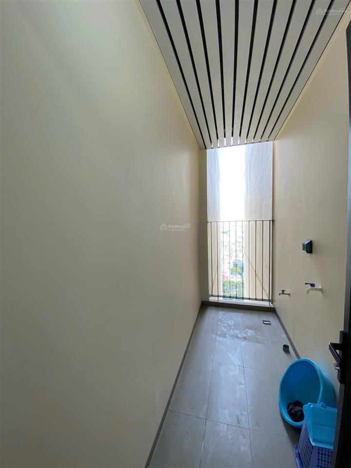Bán căn hộ 2pn 87m2 nội thất cơ bản chuẩn bị ra sổ giá 9,9 tỷ