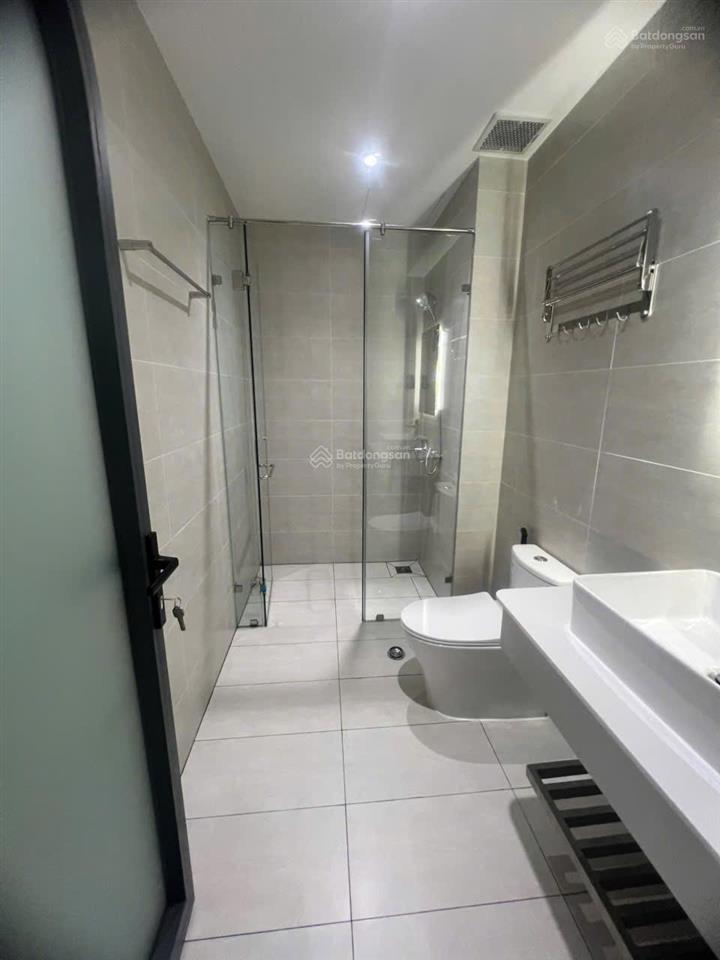 Cho thuê nhà phố 1 trệt 1 lửng 2 lầu, 4 phòng ngủ, 1 phòng đọc sách, 3 wc