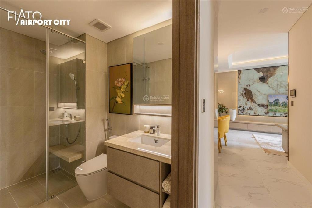 Bán căn hộ 2 phòng ngủ, 79m2, view nội khu, vị trí đẹp, giá 3 tỉ 080 đã có vat & kinh phí bảo trì