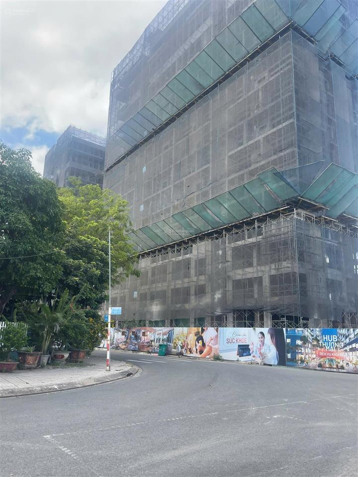 Bán gấp căn góc 2 phòng ngủ, tầng 10, view đẹp, giá tốt đã bao gồm đầy đủ vat & kinh phí bảo trì