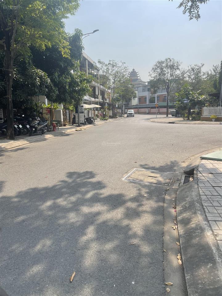 Cần bán nhà phố 1 trệt 2 lầu, đã hoàn thiện, 5x28137m2, giá 12 tỉ, kdc thăng long home hưng phú
