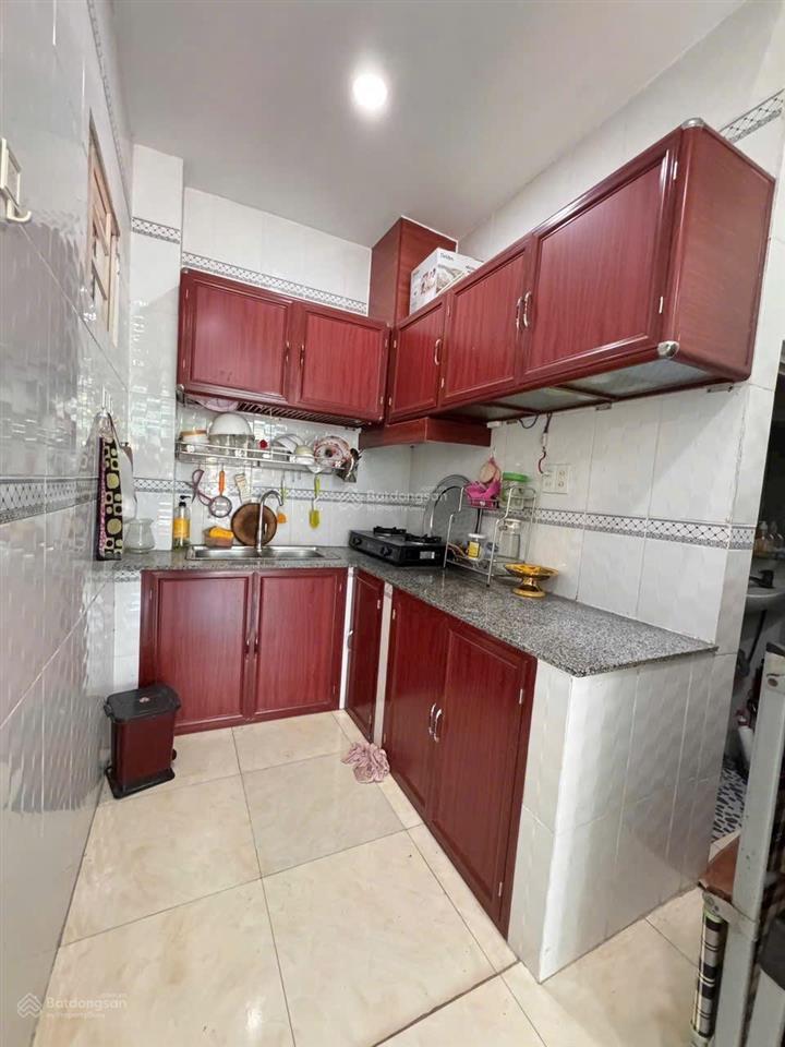 Bán nhà 2 tầng đường nhựa 16 mét . cách biển 500 mét