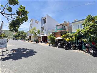 Bán nhà 2 tầng đường nhựa 16 mét . cách biển 500 mét