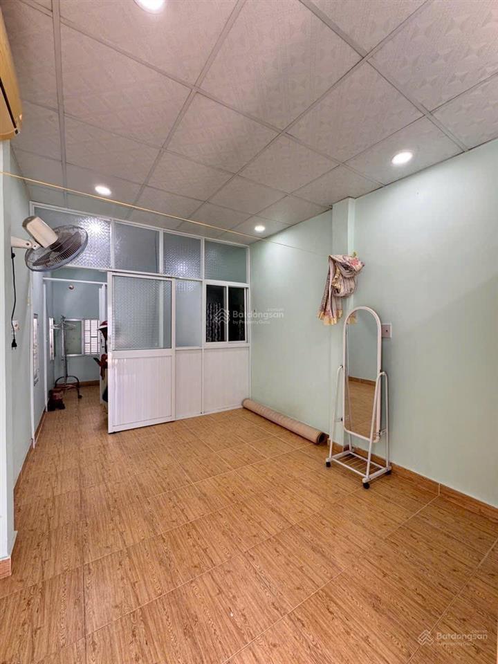 Bán nhà 2 tầng đường nhựa 16 mét . cách biển 500 mét