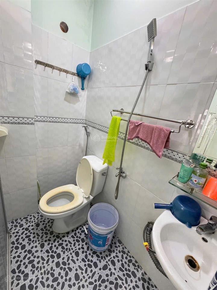 Bán nhà 2 tầng đường nhựa 16 mét . cách biển 500 mét