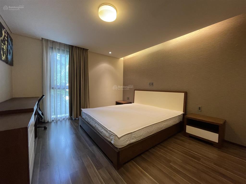 Cho thuê biệt thự phú mỹ hưng 200m², hầm + 3 lầu, 4pn, có phòng karaoke
