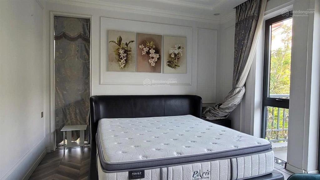 Cho thuê biệt thự phú mỹ hưng có hồ bơi riêng, thang máy, 6pn khép kín. chỉ 130 triệu/tháng