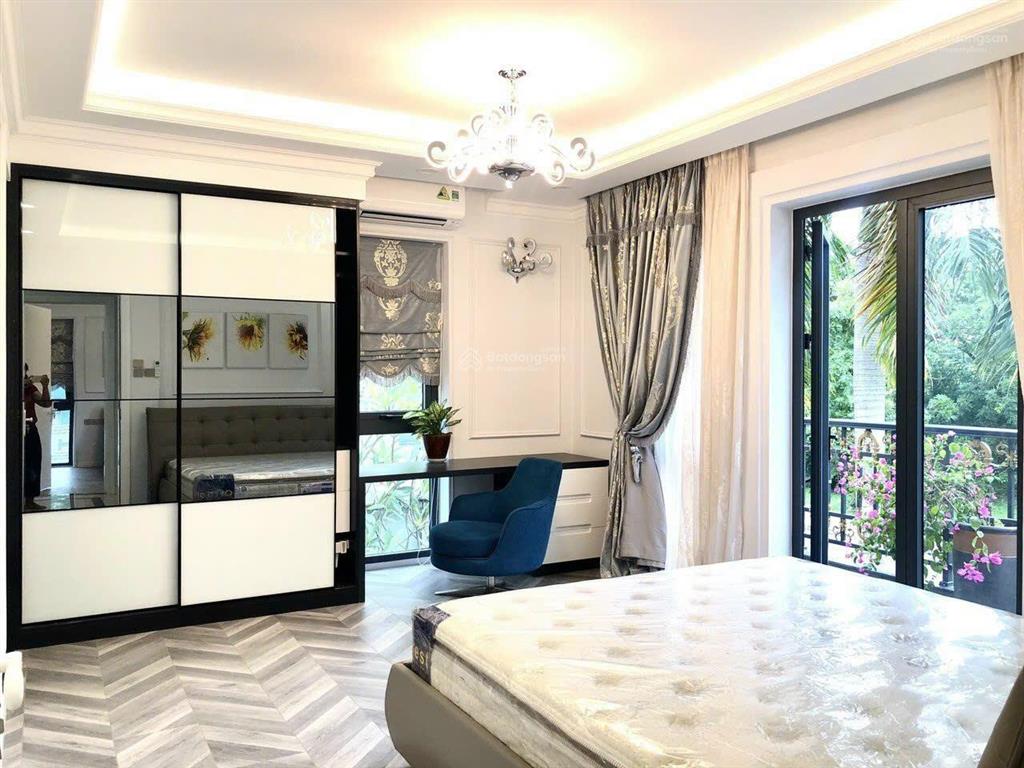 Cho thuê biệt thự đơn lập phú mỹ hưng, có hồ bơi riêng, có thang máy
