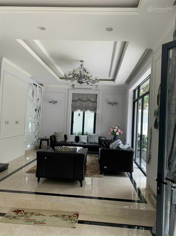 Cho thuê biệt thự đơn lập phú mỹ hưng, có hồ bơi riêng, có thang máy