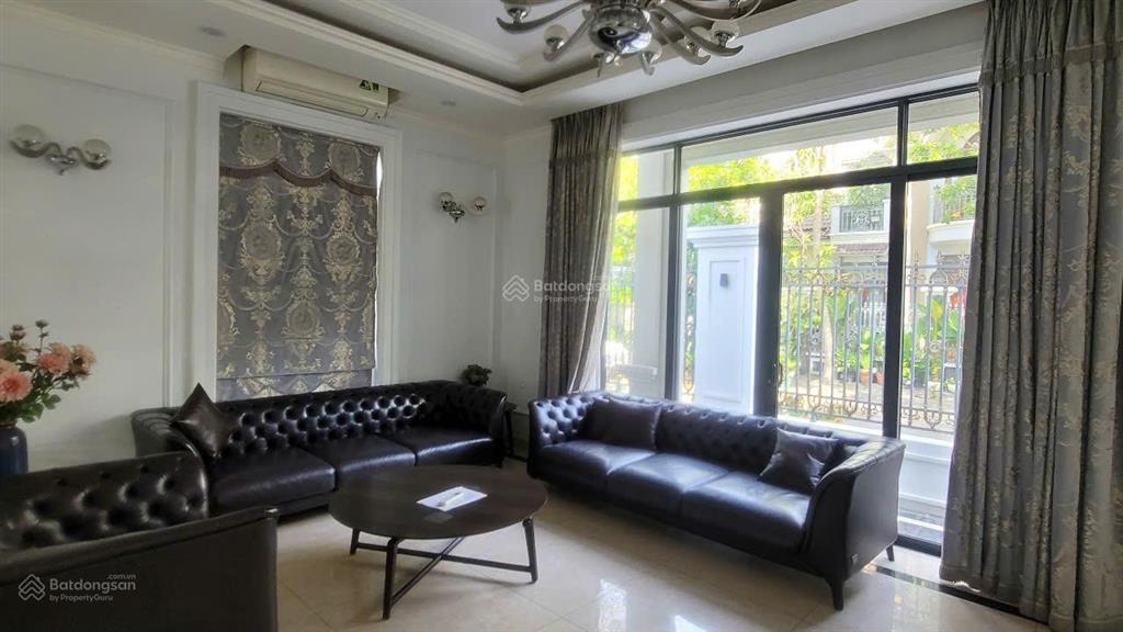 Cho thuê siêu biệt thự đơn lập phú mỹ hưng, hồ bơi, thang máy và 6pn, có hầm