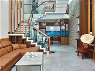 Cc cho thuê nhà 3 tầng mặt tiền đường hoà minh 28  ở, làm văn phòng công ty đều phù hợp.