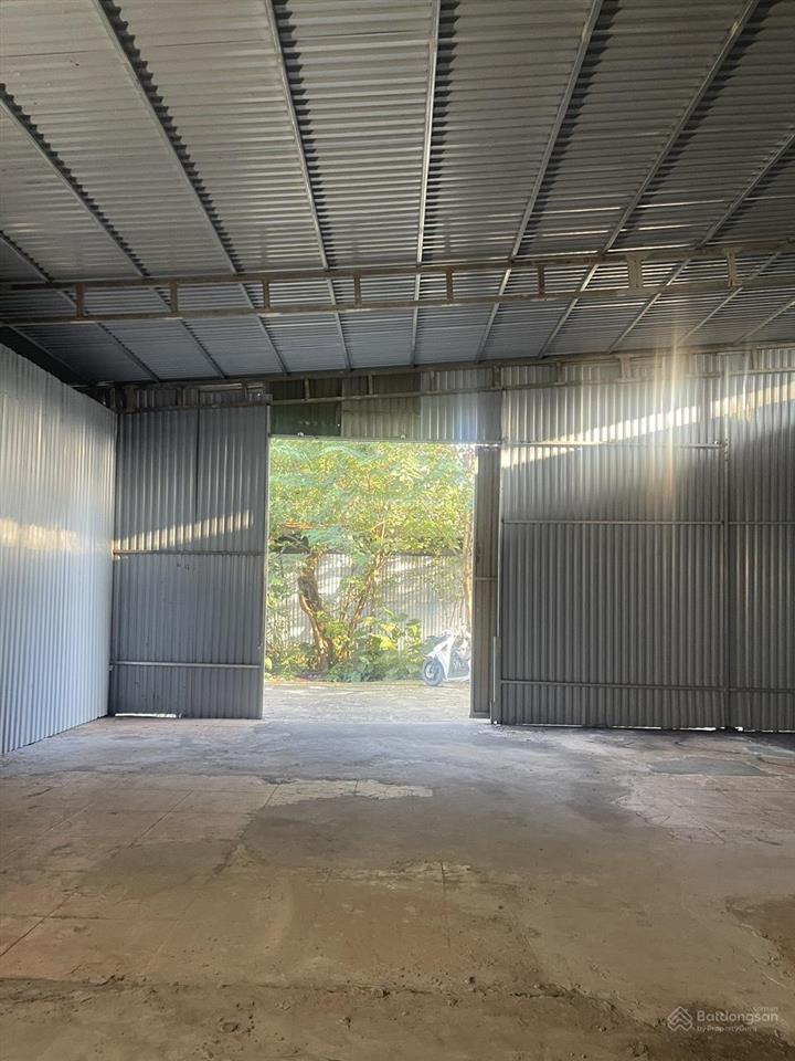 Cho thuê kho xưởng tại p việt hưng  long biên. diện tích 500m2, cao 7m