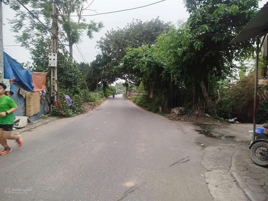 Cho thuê kho xưởng tại xã phù đổng  gia lâm. diện tích 850m2, cao 7m
