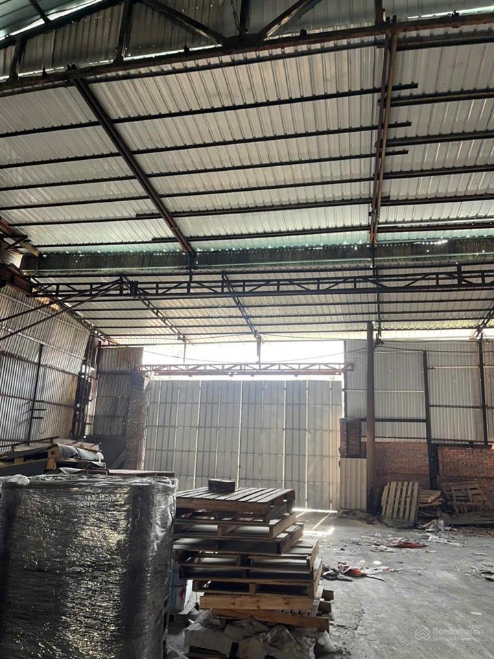 Cho thuê kho xưởng tại từ sơn bắc ninh. diện tích 750m2, 2 cẩu trục 5 tấn