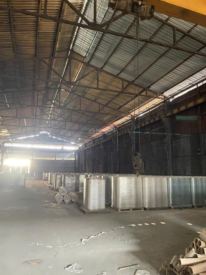 Cho thuê kho xưởng tại từ sơn bắc ninh. diện tích 750m2, 2 cẩu trục 5 tấn