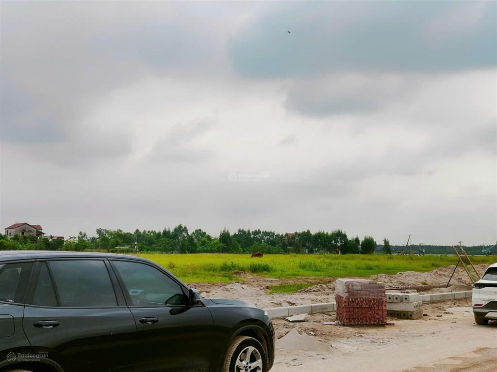 Cho thuê đất tại xã phú sơn  gia lâm. diện tích 8000m²