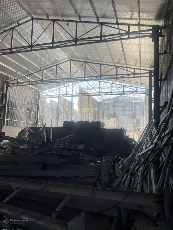 Cho thuê kho xưởng tại p đức giang  long biên. diện tích 1000m2