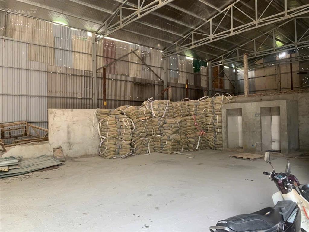 Cho thuê kho xưởng tại p đức giang  long biên. diện tích 1000m2