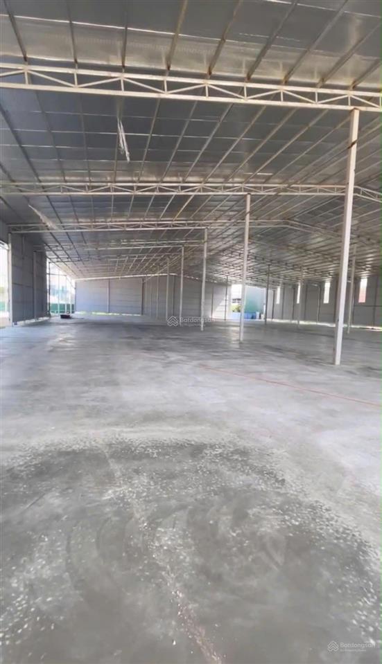 Cho thuê 800 m2 kho xưởng mới 100% tại km 16 đại lộ thăng long