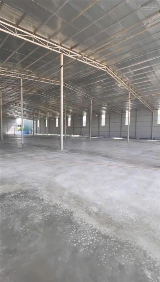 Cho thuê 800 m2 kho xưởng mới 100% tại km 16 đại lộ thăng long
