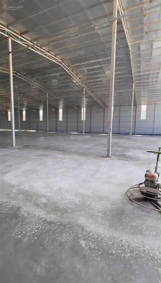 Cho thuê 800 m2 kho xưởng mới 100% tại km 16 đại lộ thăng long