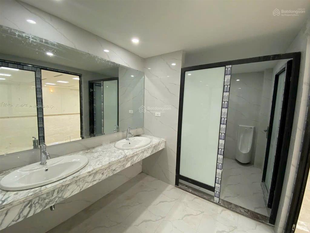 Nhà mặt phố 188 cầu giấy  bán trực tiếp