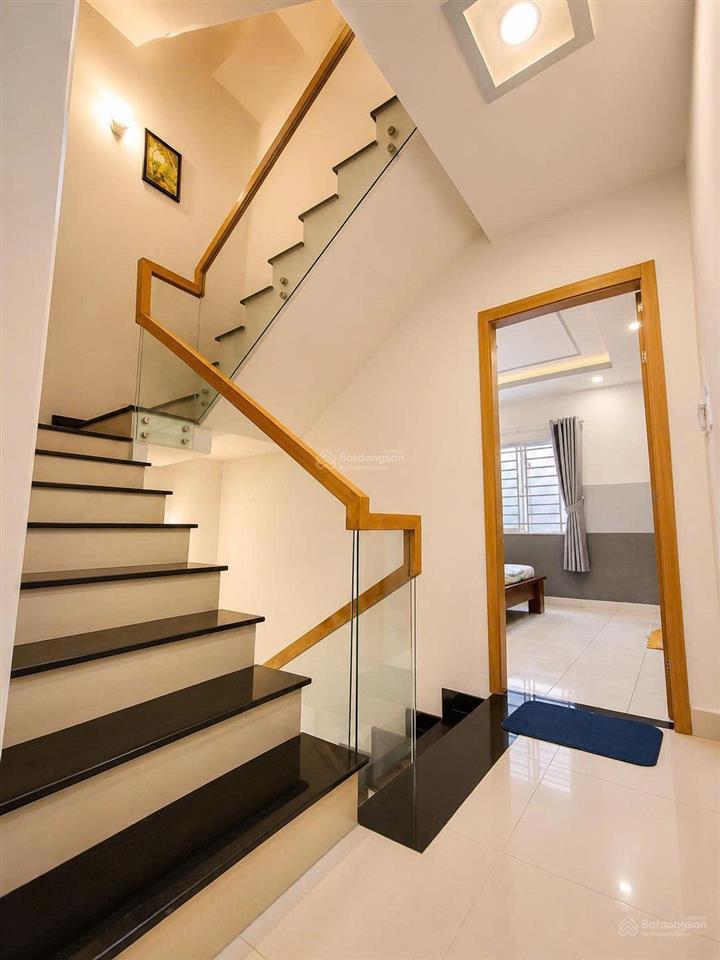 Nhà đẹp 6 phòng ngủ hẻm 6m kinh doanh, ở hoặc cho thuê đều tốt