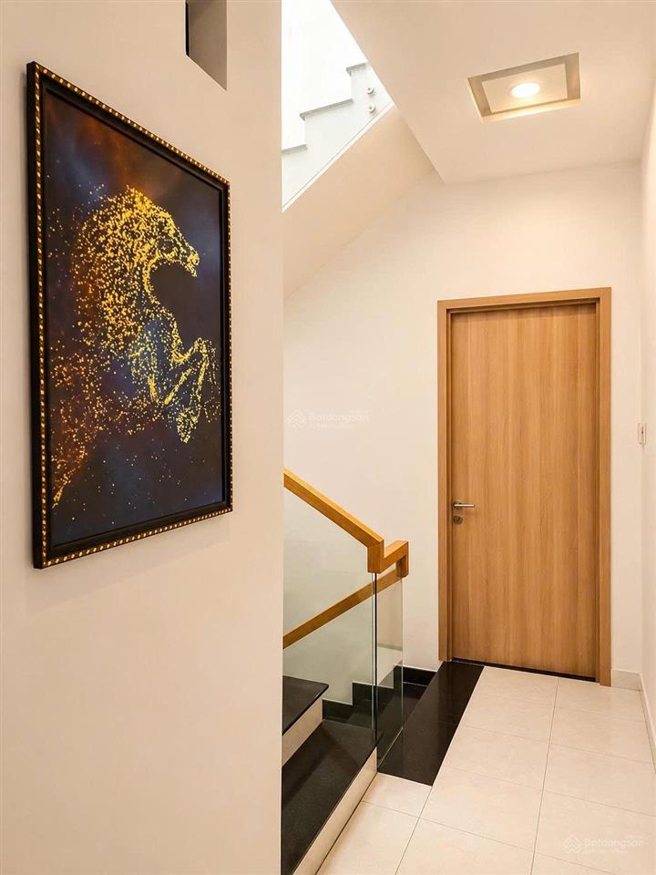 Nhà đẹp 6 phòng ngủ hẻm 6m kinh doanh, ở hoặc cho thuê đều tốt