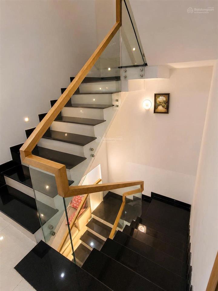 Nhà đẹp 6 phòng ngủ hẻm 6m kinh doanh, ở hoặc cho thuê đều tốt