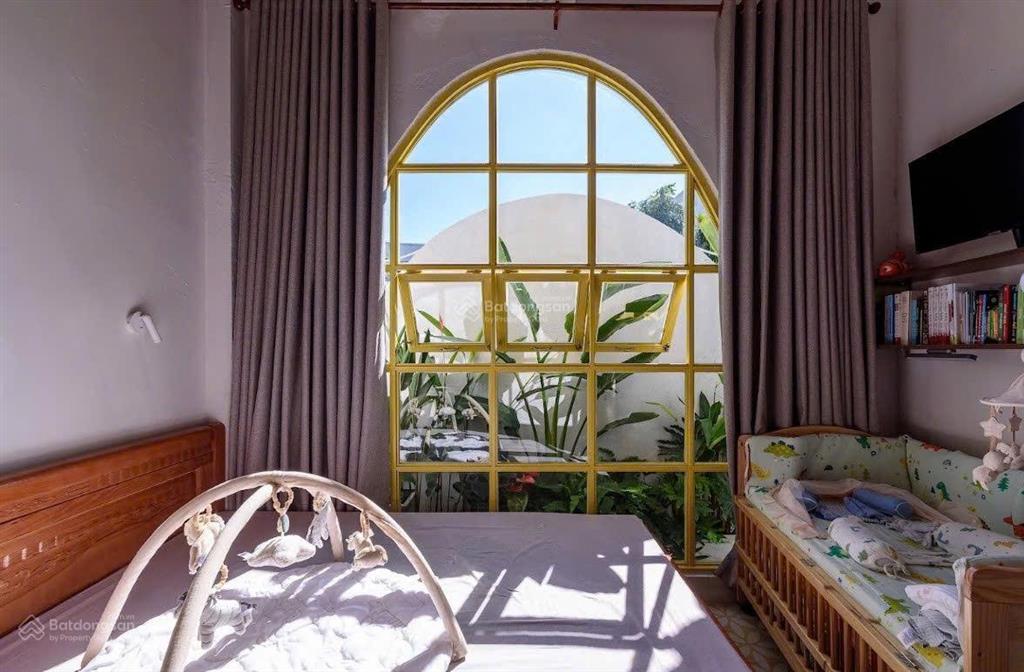 Cho thuê nhà cấp 4 mới full nội thất ở liền