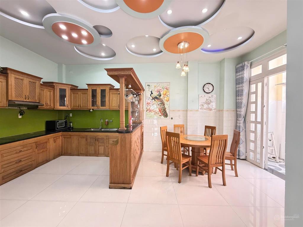 Cho thuê nhà full nội thất có gara ô tô riêng ở liền