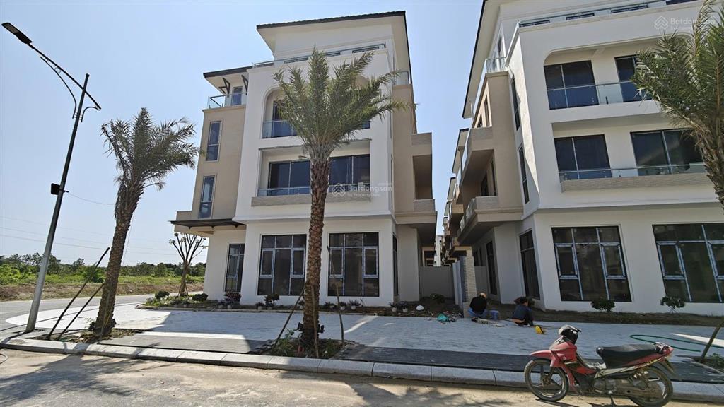 Bán gấp song lập văn giang hưng yên 136m²  vị trí đẹp, giá chỉ 21 tỷ