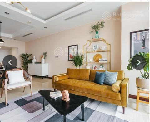 Căn góc r2 royal city 181m² 4pn tầng đẹp dưới 10, ban công tn, giá chỉ 27 tỷ