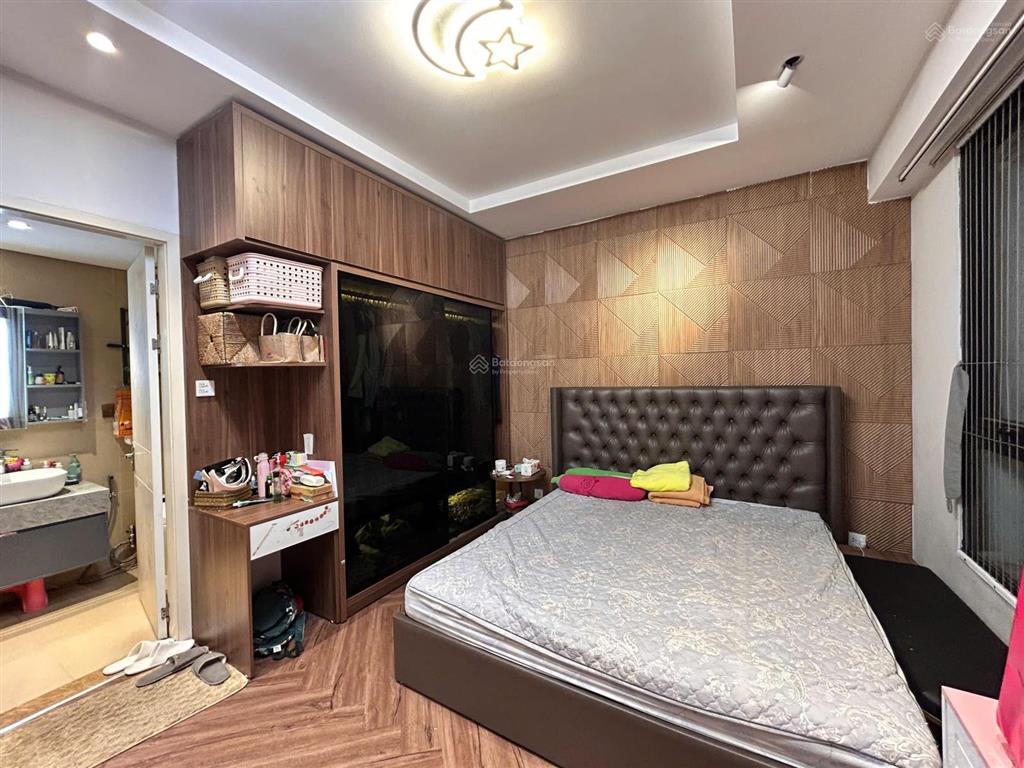 Căn 4 ngủ royal city 181m2 ban công đông nam view nội khu siêu đẹp, full đồ ở ngay