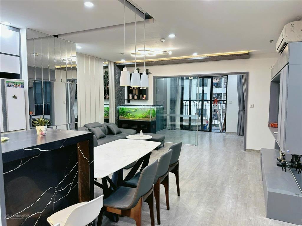R5 royal city 102m² 2pn siêu rộng, mới sơn đẹp, view thành phố thoáng giá cực hot