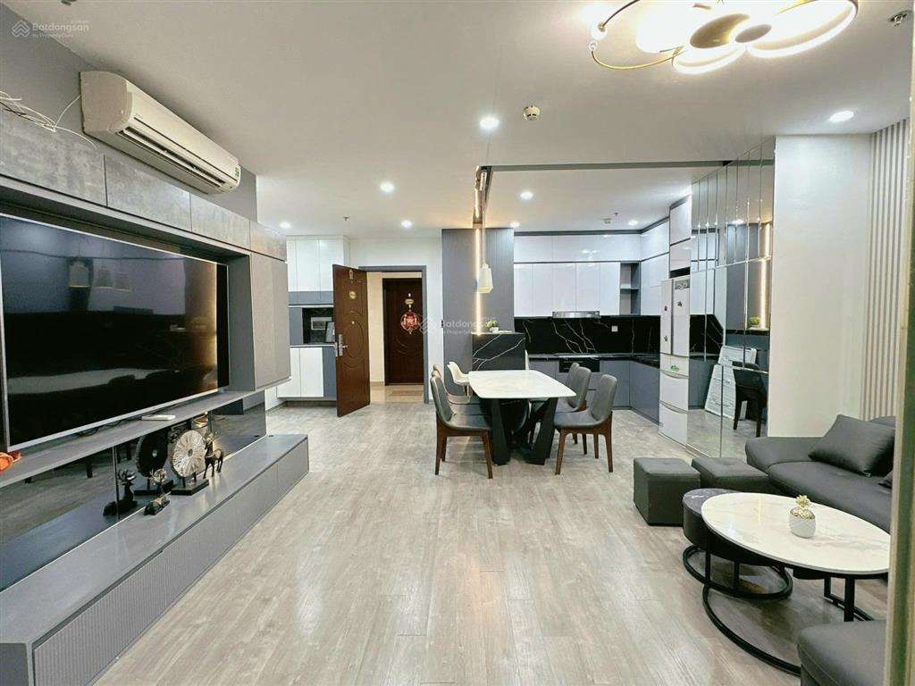 R5 royal city 102m² 2pn siêu rộng, mới sơn đẹp, view thành phố thoáng giá cực hot
