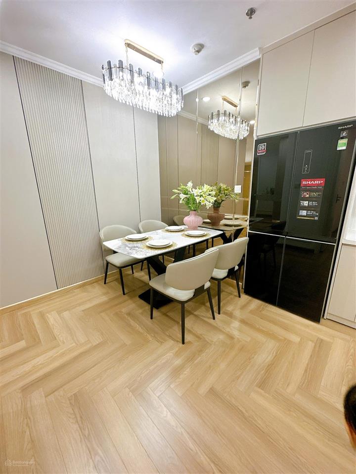 Bán căn hộ royal city toà r2 130m2 thiết kế 3 ngủ 2 vệ sinh full đồ