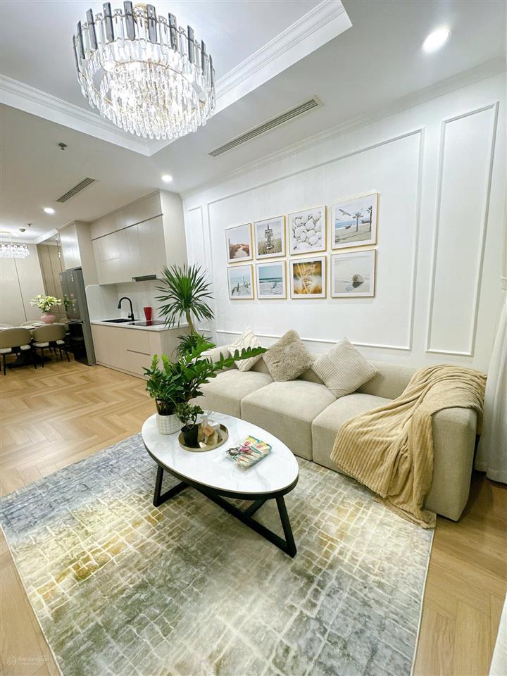 Bán căn hộ royal city toà r2 130m2 thiết kế 3 ngủ 2 vệ sinh full đồ
