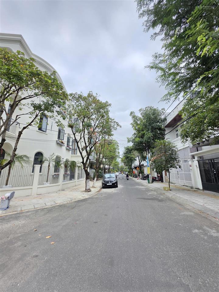 Bán nhanh lô mt tạ mỹ duật, ra phạm văn đồng chỉ 100m, cách biển 500m, nằm giữa khu phố du lịch hàn