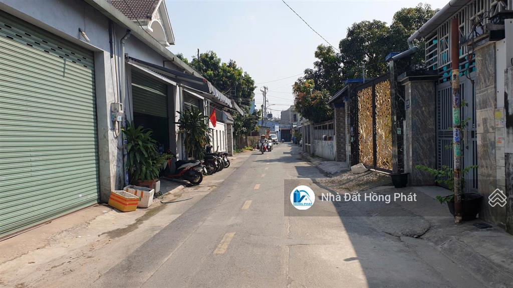 Nhà xinh 4m x 30m, mái đúc, đường thông 8m, gần chợ đại hải hóc môn